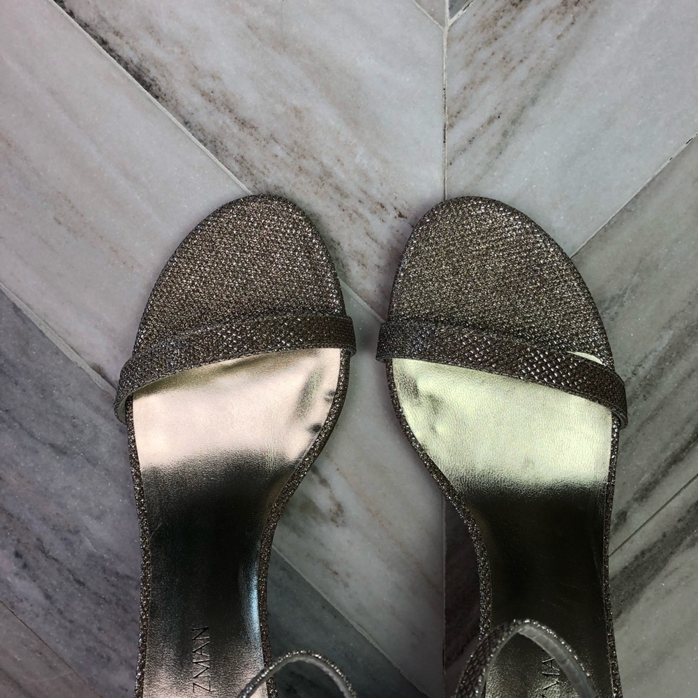 NWT Stuart Weitzman Nunaked Platinum Heels Size 10 - Picture 3 of 7